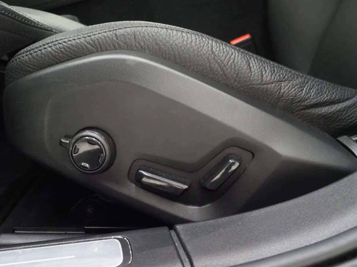 2.0 T6 Plug-in hybrid AWD Long Range | Leder | Pilot Assist | Keyless | Dodehoek | Memory | Camera | LED | Carplay