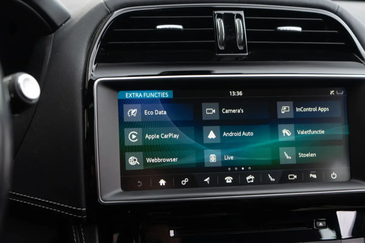 2.0 Portfolio AWD 20d R-sport / Leder/ Virtual Cockpit/ Touch Navigatie/ Trekhaak/ Panoramadak/ 132kW (180PK)