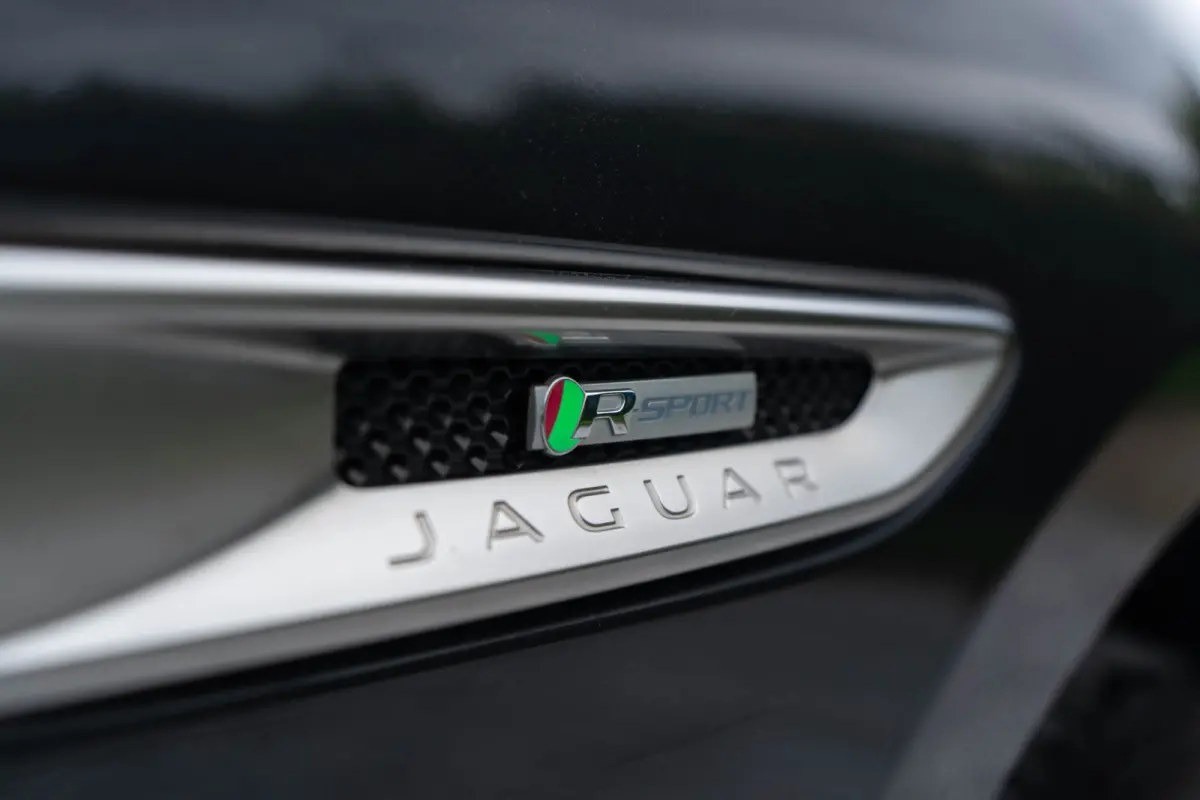 2.0 Portfolio AWD 20d R-sport / Leder/ Virtual Cockpit/ Touch Navigatie/ Trekhaak/ Panoramadak/ 132kW (180PK)