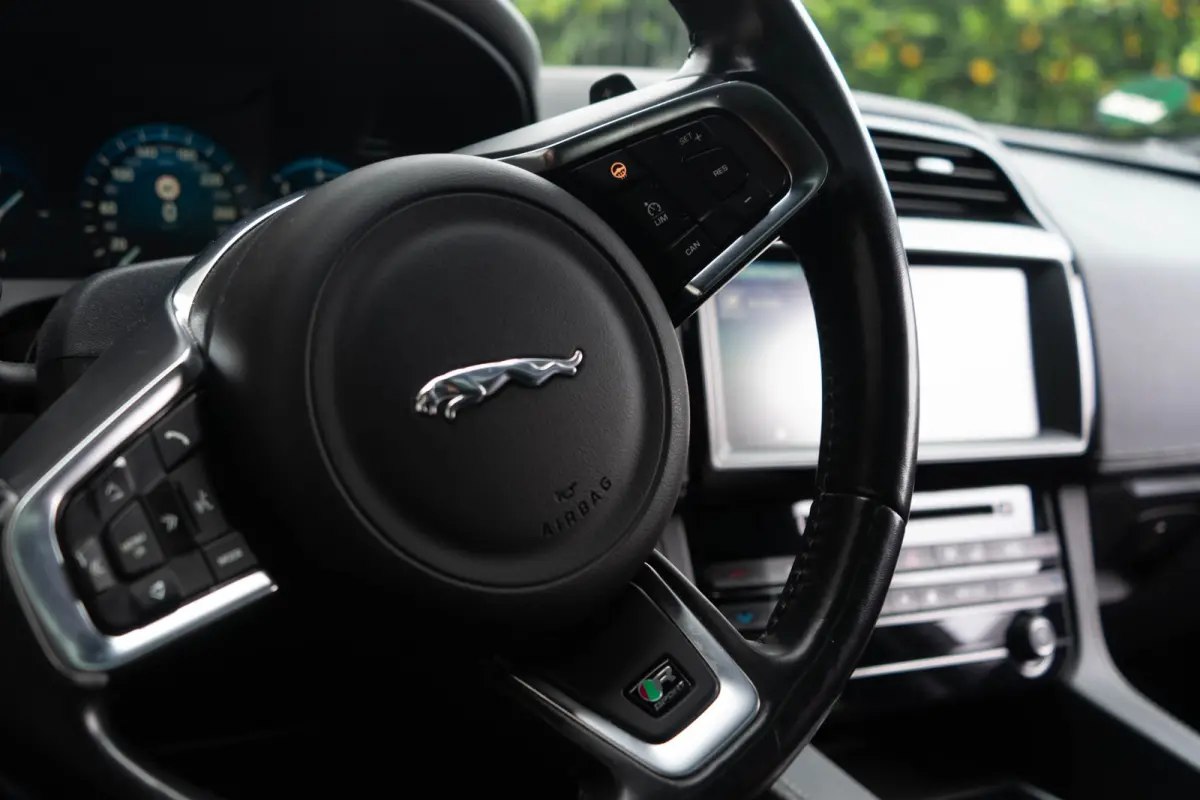 2.0 Portfolio AWD 20d R-sport / Leder/ Virtual Cockpit/ Touch Navigatie/ Trekhaak/ Panoramadak/ 132kW (180PK)