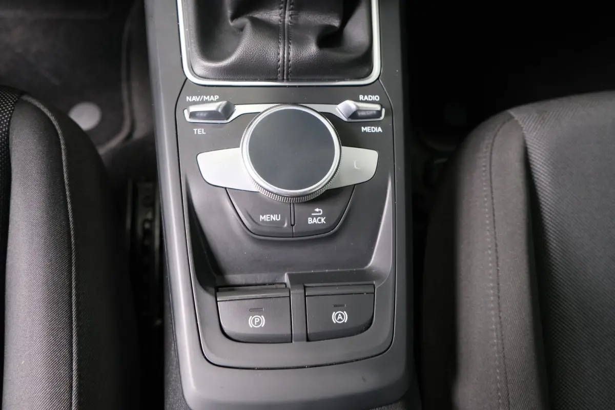 30 TFSI Pro Line - N.A.P. Airco, Cruise, PDC, Carplay, Camera.