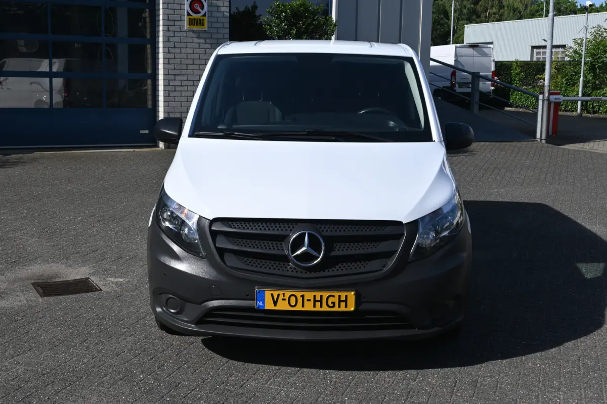 114 CDI L2 Camera, Apple Carplay/Android Auto