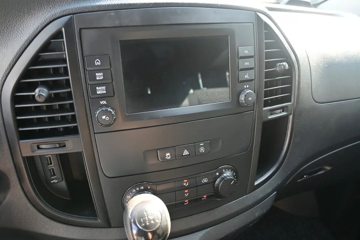 114 CDI L2 Camera, Apple Carplay/Android Auto