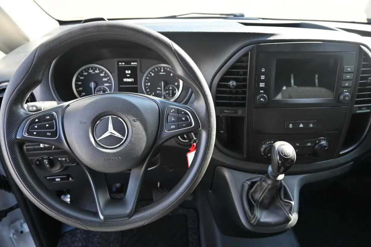 114 CDI L2 Camera, Apple Carplay/Android Auto