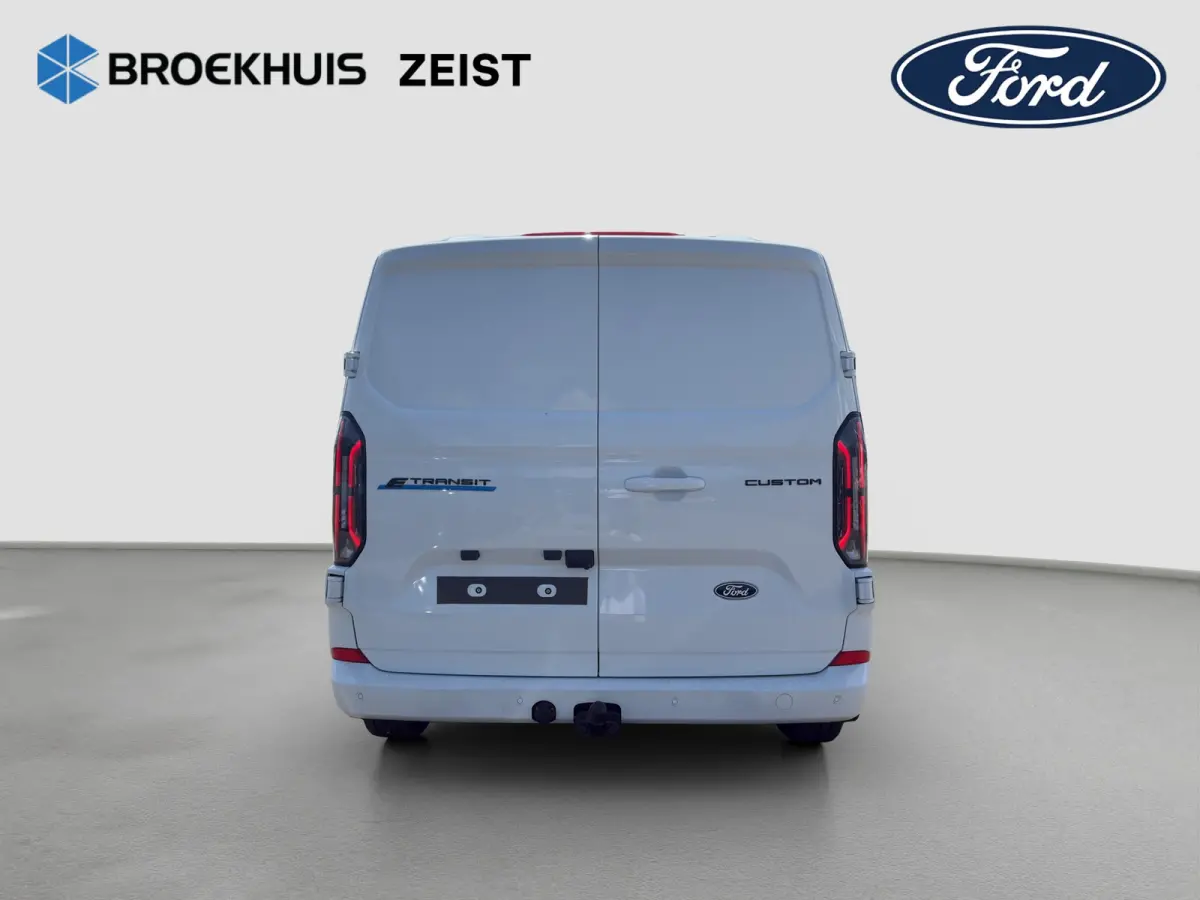 L2H1 Trend RWD Side-bars | Vloerplaat | 360 Camera | 8-weg verstelbare & verwarmbare passagiersstoel | Trekhaak |Alarm Klasse 2 incl. SCM