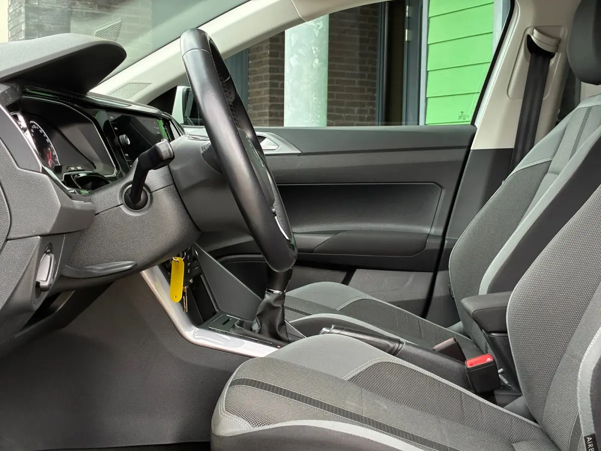 1.0 TSI |R-Line|Navigatie|Camera|CruiseControl|Climatronic