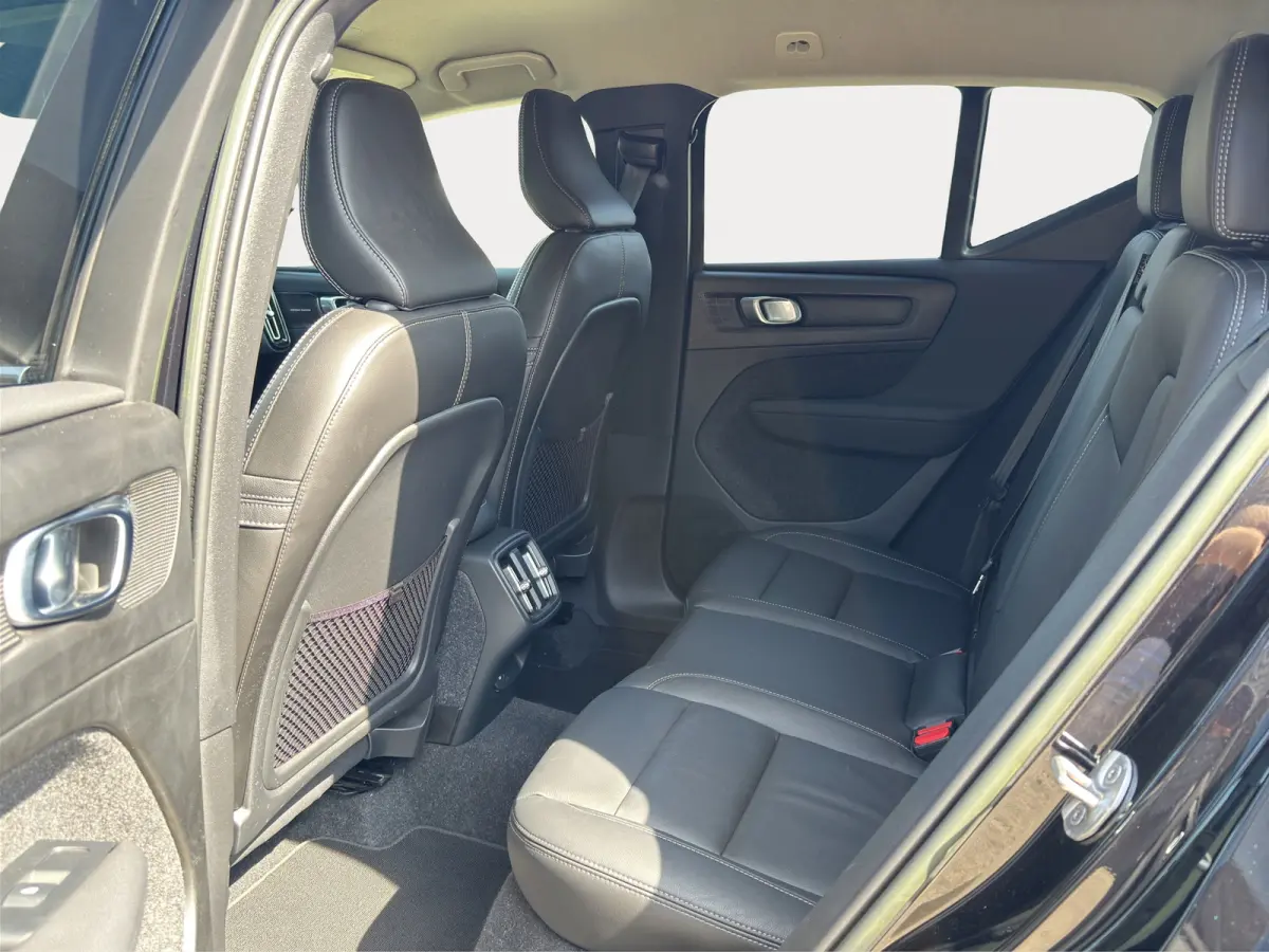 2.0 B4 AWD Inscription | Apple Carplay/Android Auto | Cruise control adaptief | Voorstoelen verwarmd |