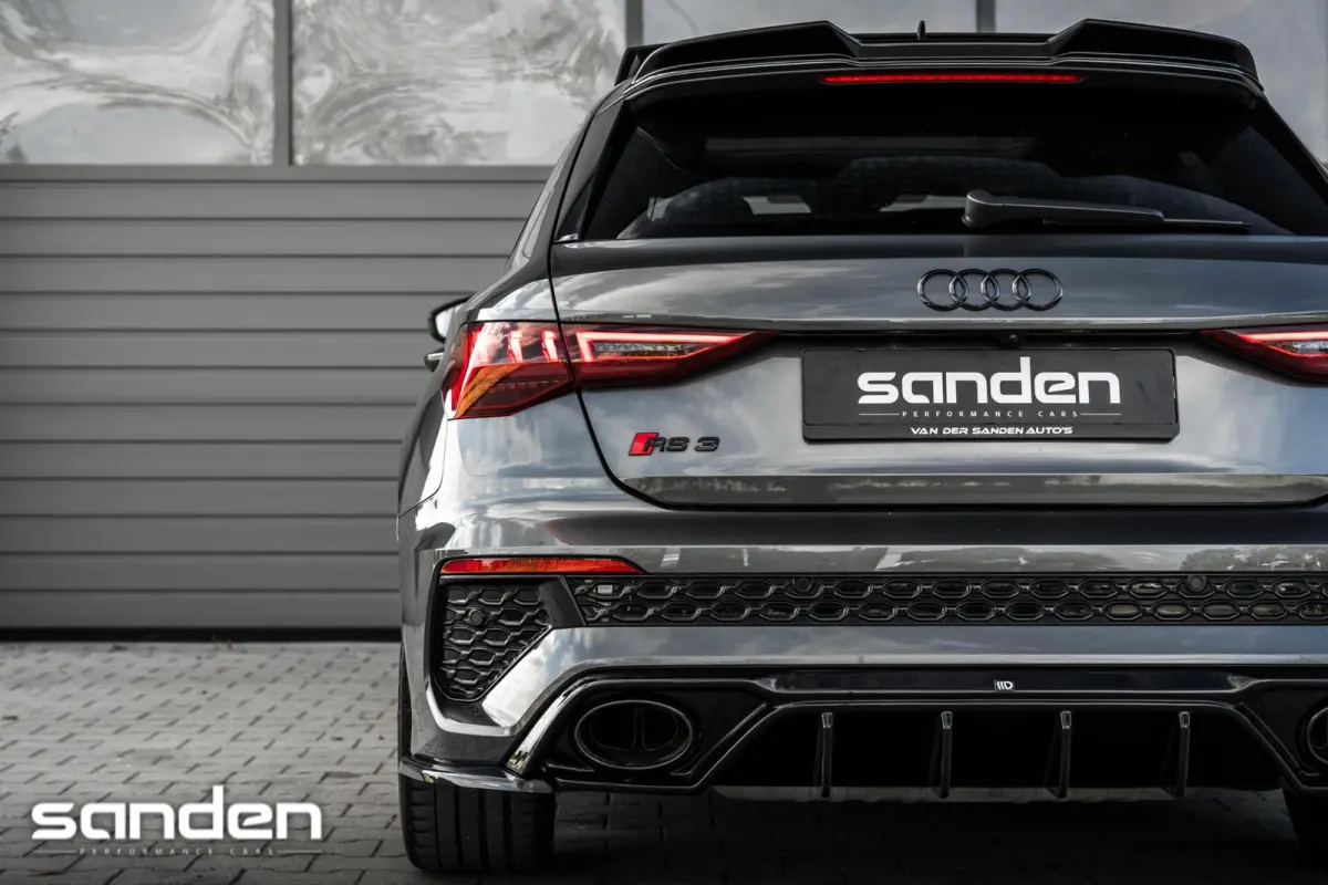 RS 3 2.5 TFSI RS 3 quattro |Ceramic|Pano|B&O|HUD|Maxton|Massage