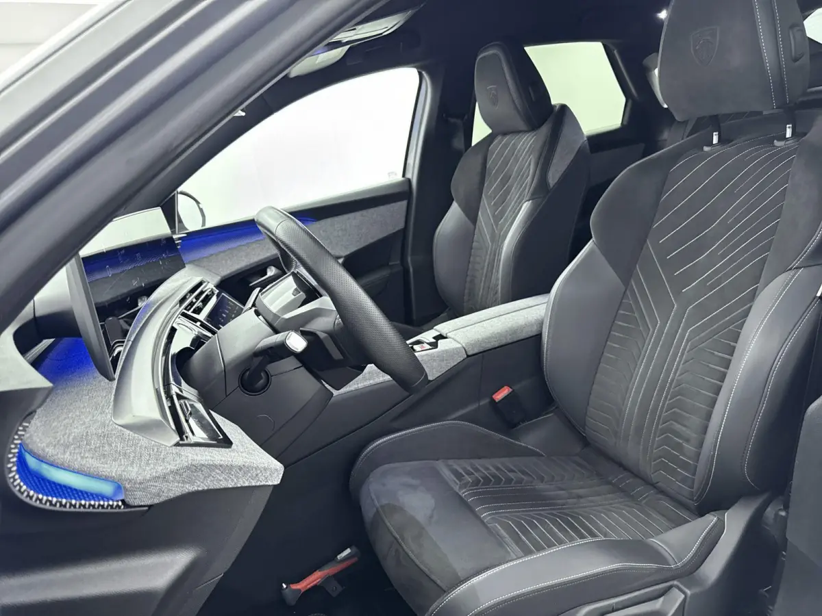 SUV Hybrid 136pk Automaat GT | Alcantara interieur pakket | Camera | Navigatie | Adaptieve Cruise Control | CarPlay | Full Led Koplampen