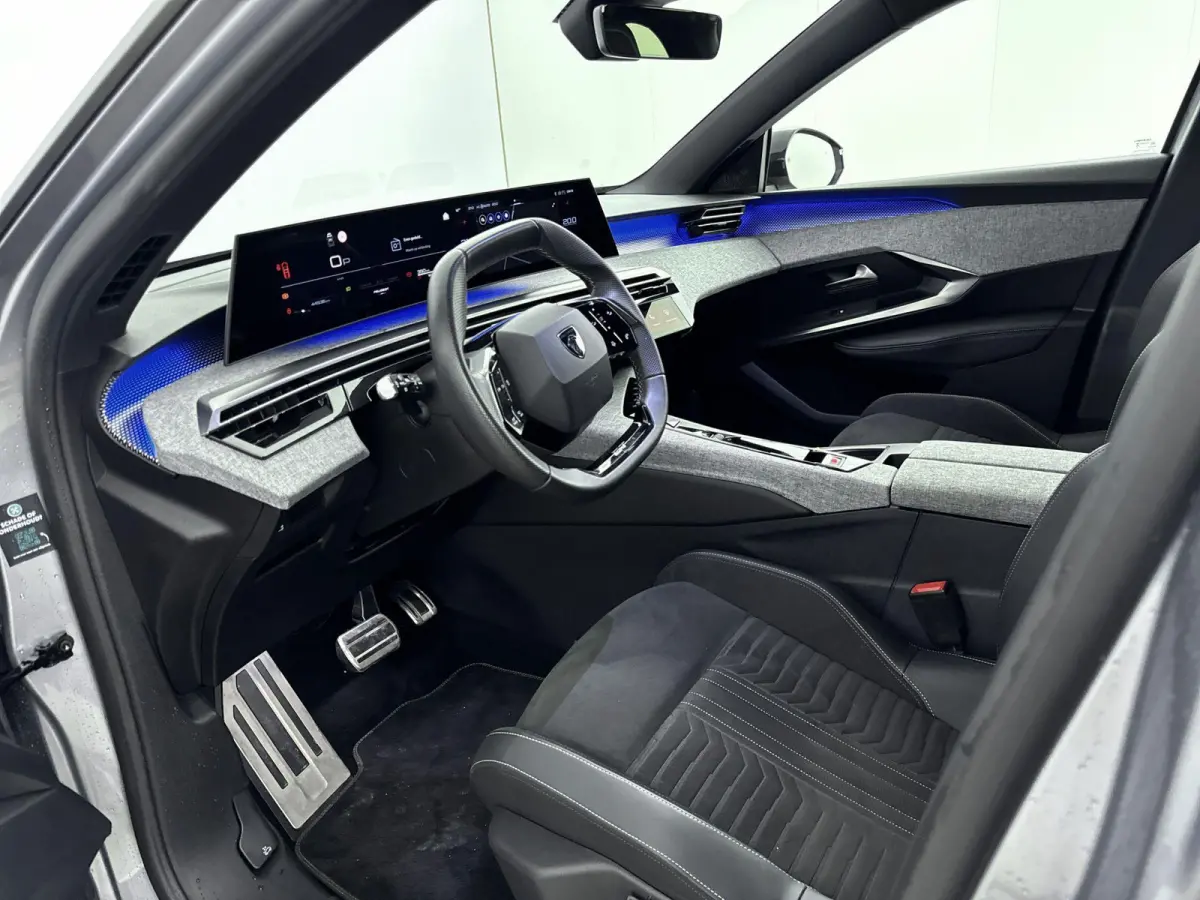 SUV Hybrid 136pk Automaat GT | Alcantara interieur pakket | Camera | Navigatie | Adaptieve Cruise Control | CarPlay | Full Led Koplampen