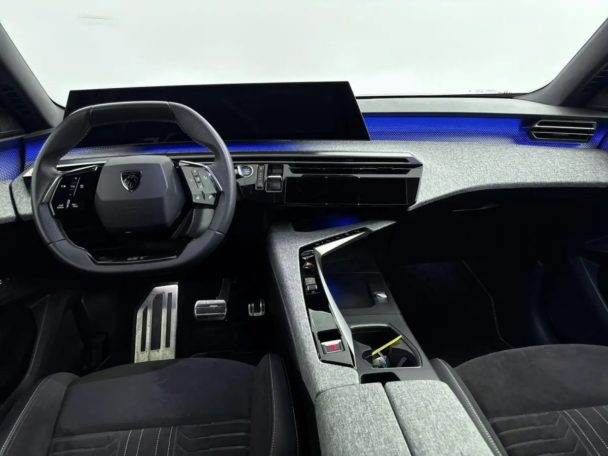SUV Hybrid 136pk Automaat GT | Alcantara interieur pakket | Camera | Navigatie | Adaptieve Cruise Control | CarPlay | Full Led Koplampen