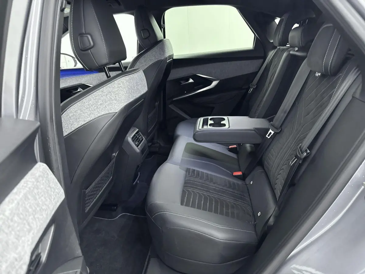 SUV Hybrid 136pk Automaat GT | Alcantara interieur pakket | Camera | Navigatie | Adaptieve Cruise Control | CarPlay | Full Led Koplampen