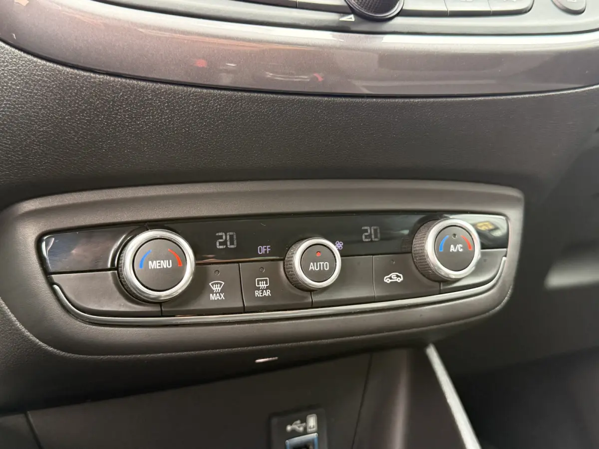 X. 1.2 Turbo Innovation | TREKHAAK | CAMERA | NAVI | CRUISE | CARPLAY | DAB |