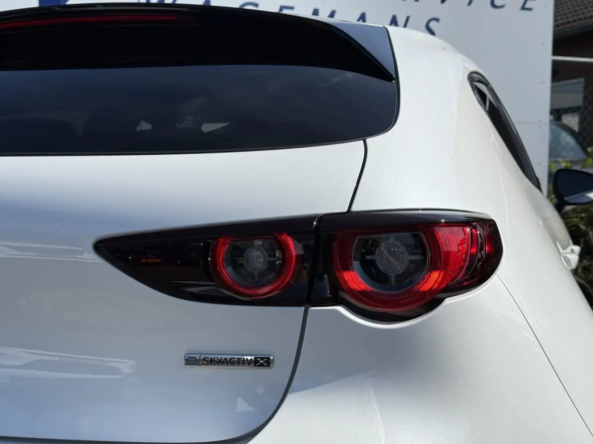 2.0 e-SkyActiv-X M Hybrid 186 Luxury | CarPlay | ACC | BOSE | HUD | 18 inch