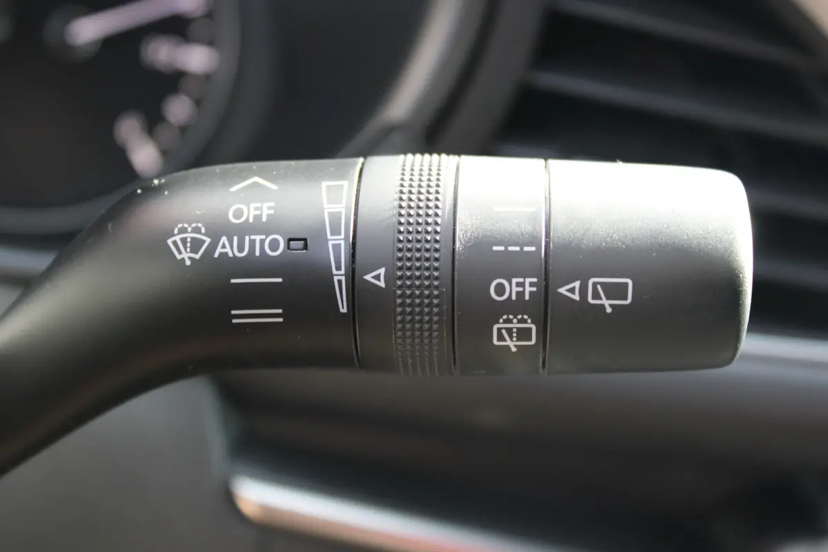 2.0 e-SkyActiv-G M Hybrid 122