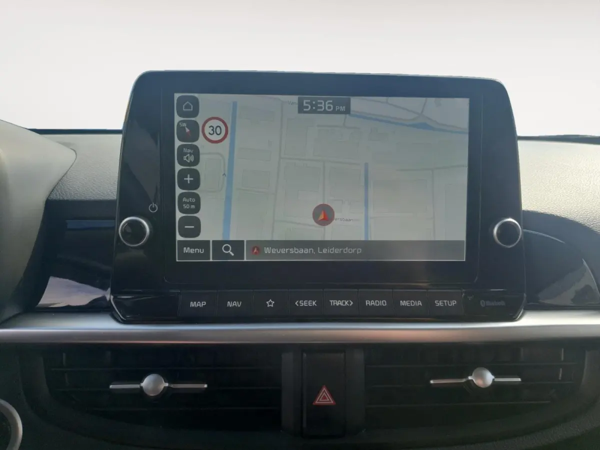 1.0 DPI ExecutiveLine | Stoel en stuurverwarming | Navigatie | Camera | Keyless met startknop | Climate control | Cruise control | Getinte ramen achter |