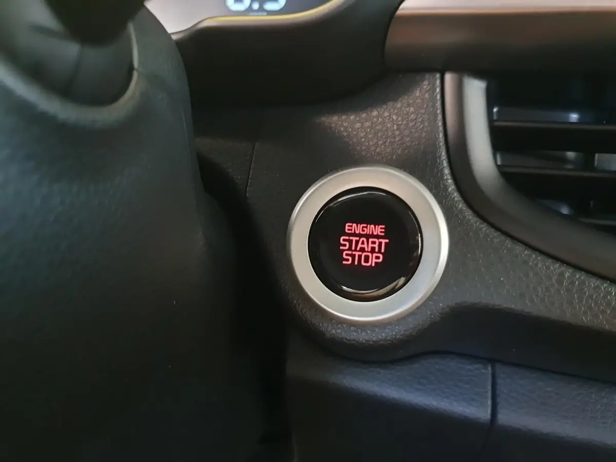 1.0 DPI ExecutiveLine | Stoel en stuurverwarming | Navigatie | Camera | Keyless met startknop | Climate control | Cruise control | Getinte ramen achter |
