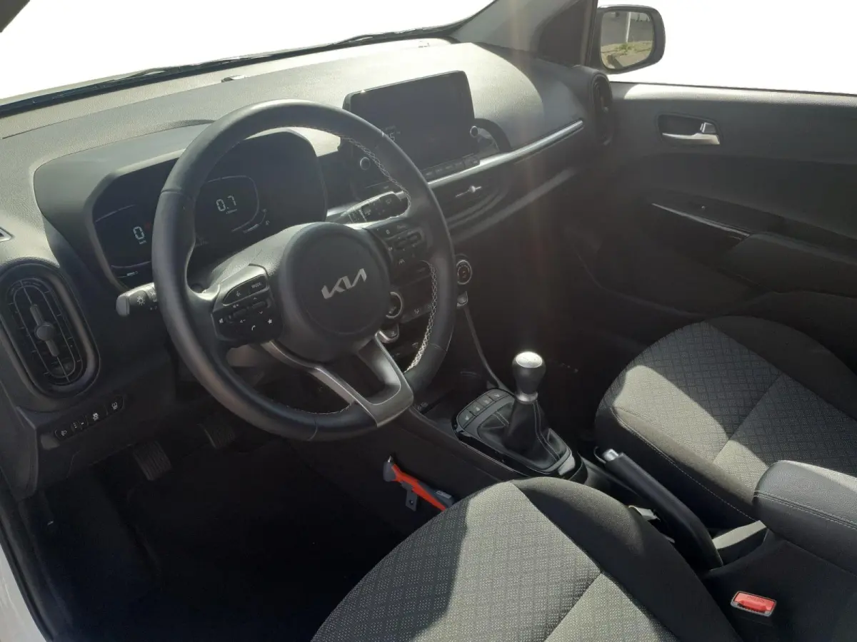 1.0 DPI ExecutiveLine | Stoel en stuurverwarming | Navigatie | Camera | Keyless met startknop | Climate control | Cruise control | Getinte ramen achter |