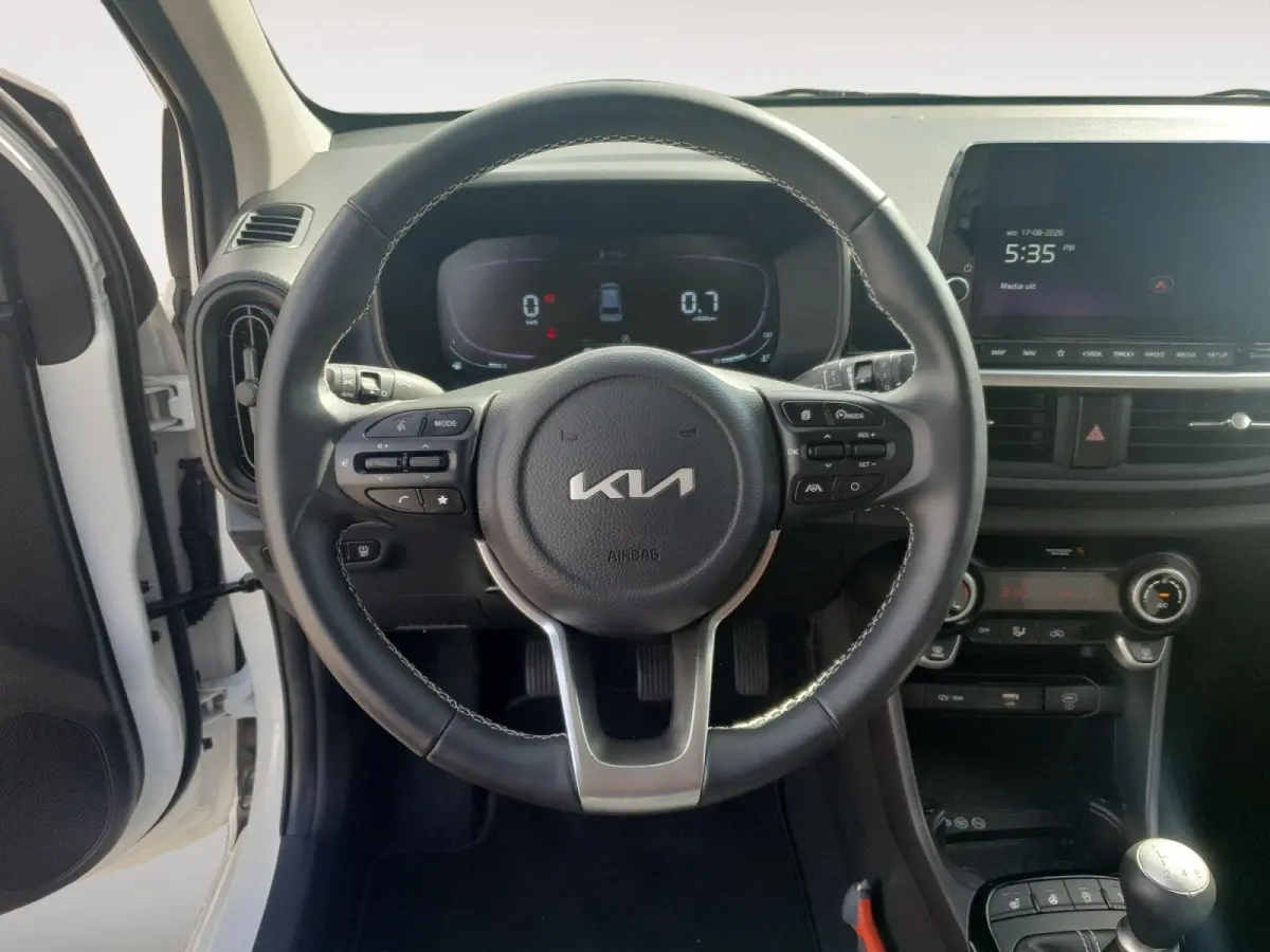 1.0 DPI ExecutiveLine | Stoel en stuurverwarming | Navigatie | Camera | Keyless met startknop | Climate control | Cruise control | Getinte ramen achter |