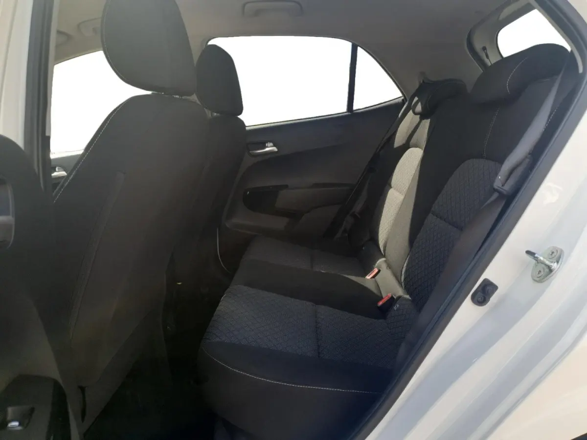 1.0 DPI ExecutiveLine | Stoel en stuurverwarming | Navigatie | Camera | Keyless met startknop | Climate control | Cruise control | Getinte ramen achter |