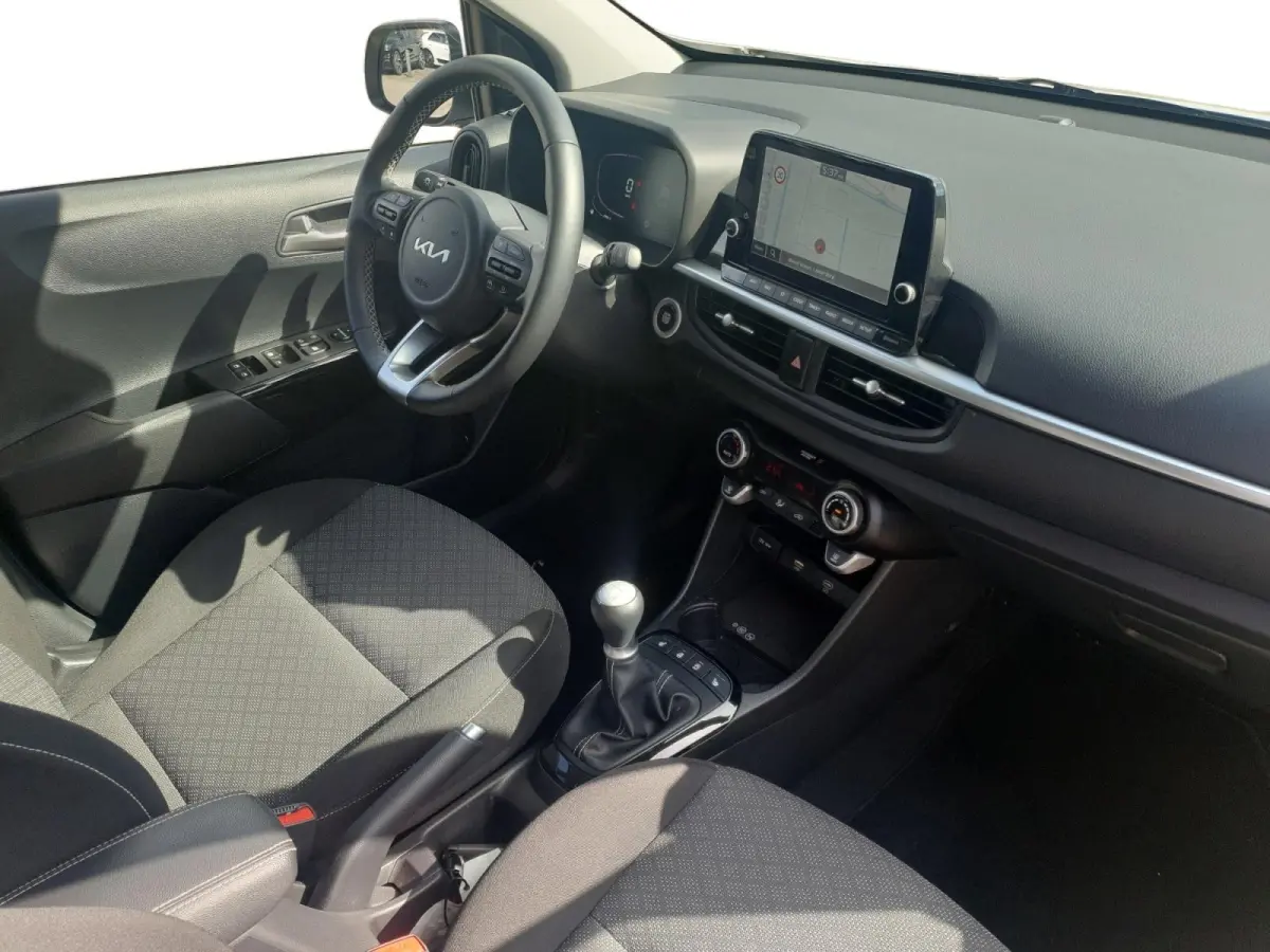 1.0 DPI ExecutiveLine | Stoel en stuurverwarming | Navigatie | Camera | Keyless met startknop | Climate control | Cruise control | Getinte ramen achter |