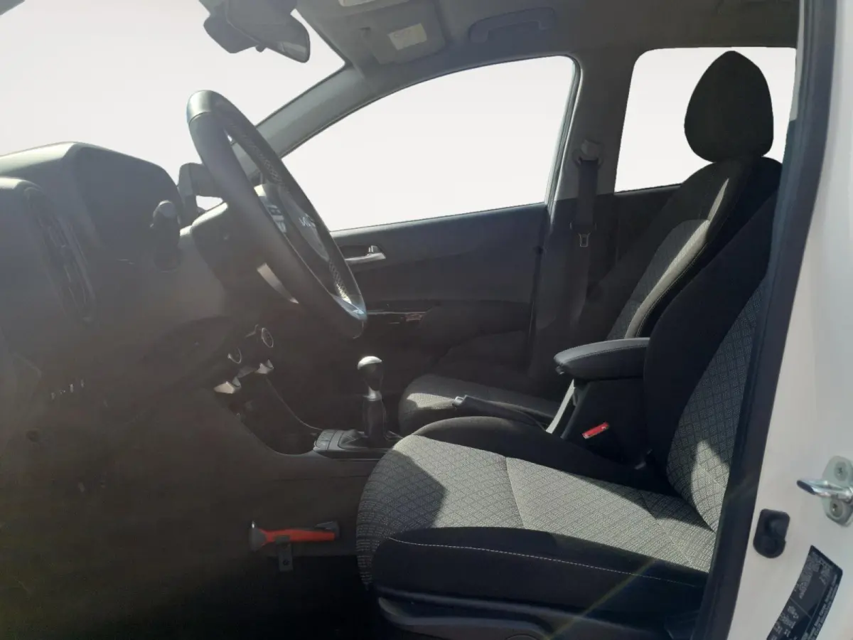 1.0 DPI ExecutiveLine | Stoel en stuurverwarming | Navigatie | Camera | Keyless met startknop | Climate control | Cruise control | Getinte ramen achter |