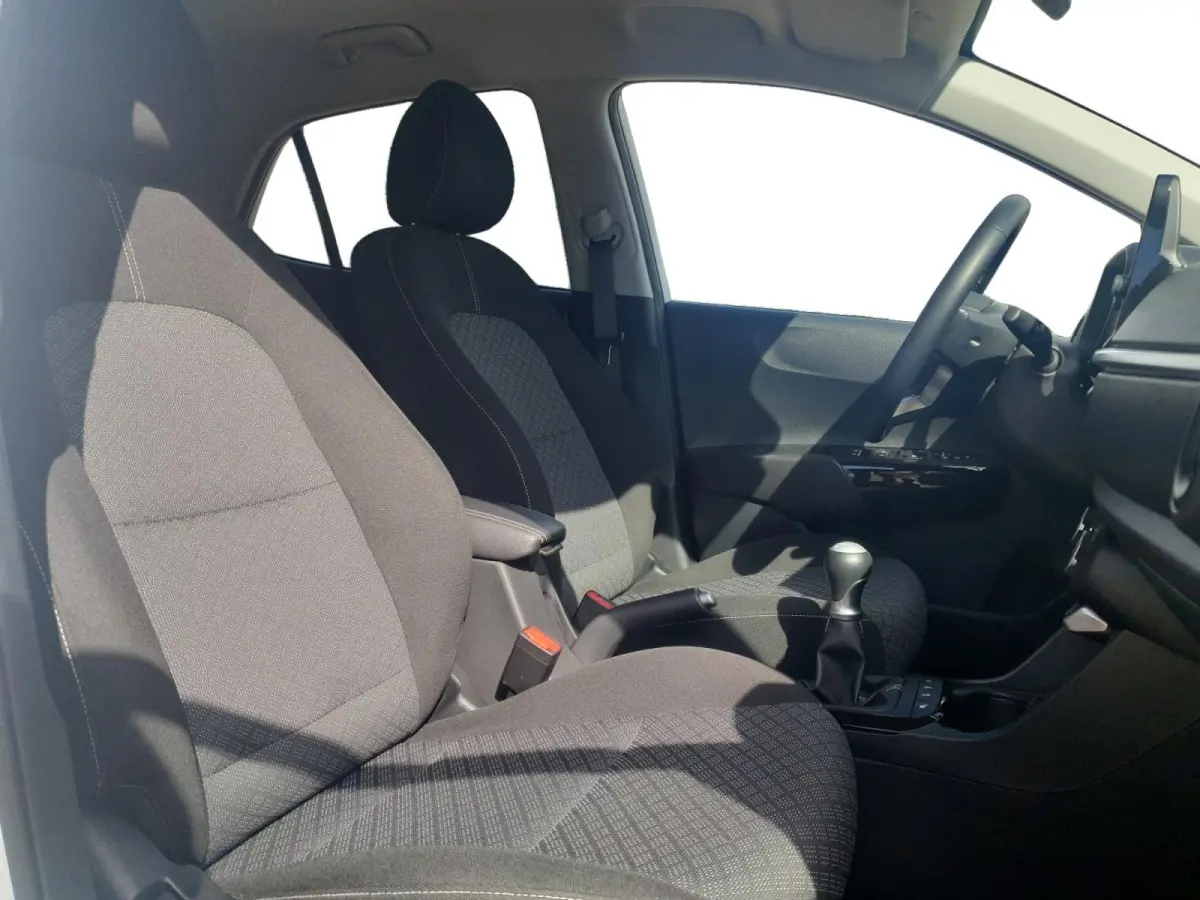 1.0 DPI ExecutiveLine | Stoel en stuurverwarming | Navigatie | Camera | Keyless met startknop | Climate control | Cruise control | Getinte ramen achter |