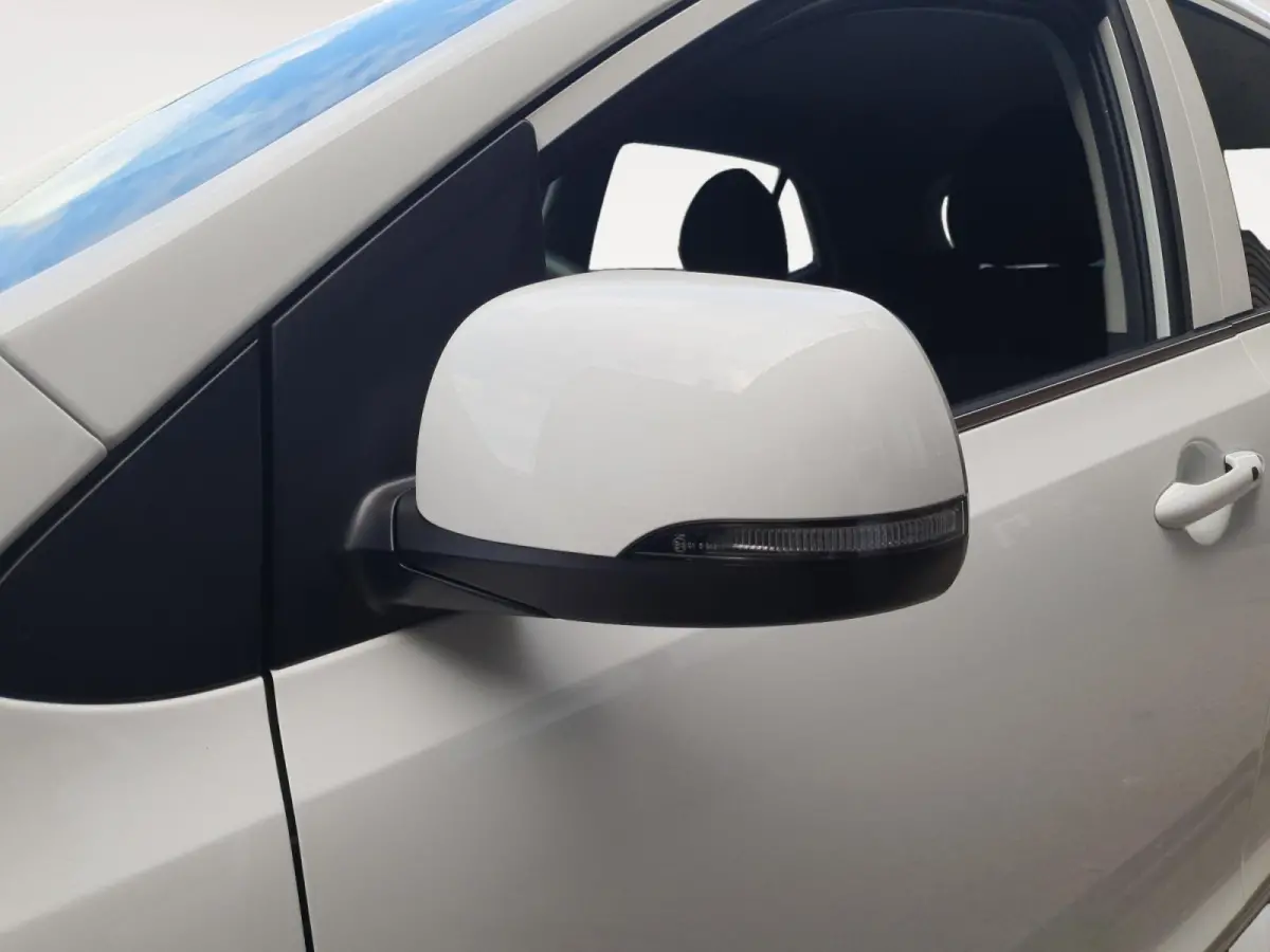 1.0 DPI ExecutiveLine | Stoel en stuurverwarming | Navigatie | Camera | Keyless met startknop | Climate control | Cruise control | Getinte ramen achter |
