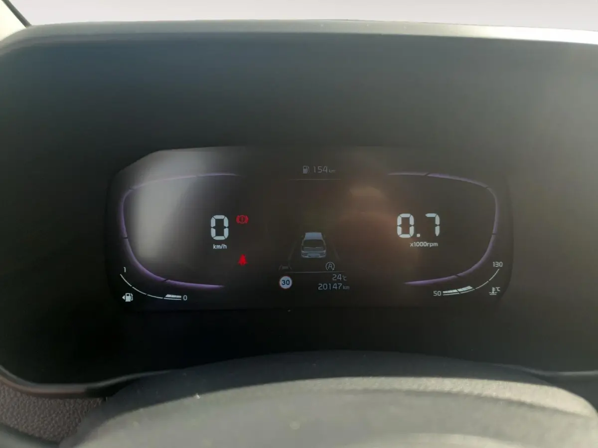 1.0 DPI ExecutiveLine | Stoel en stuurverwarming | Navigatie | Camera | Keyless met startknop | Climate control | Cruise control | Getinte ramen achter |
