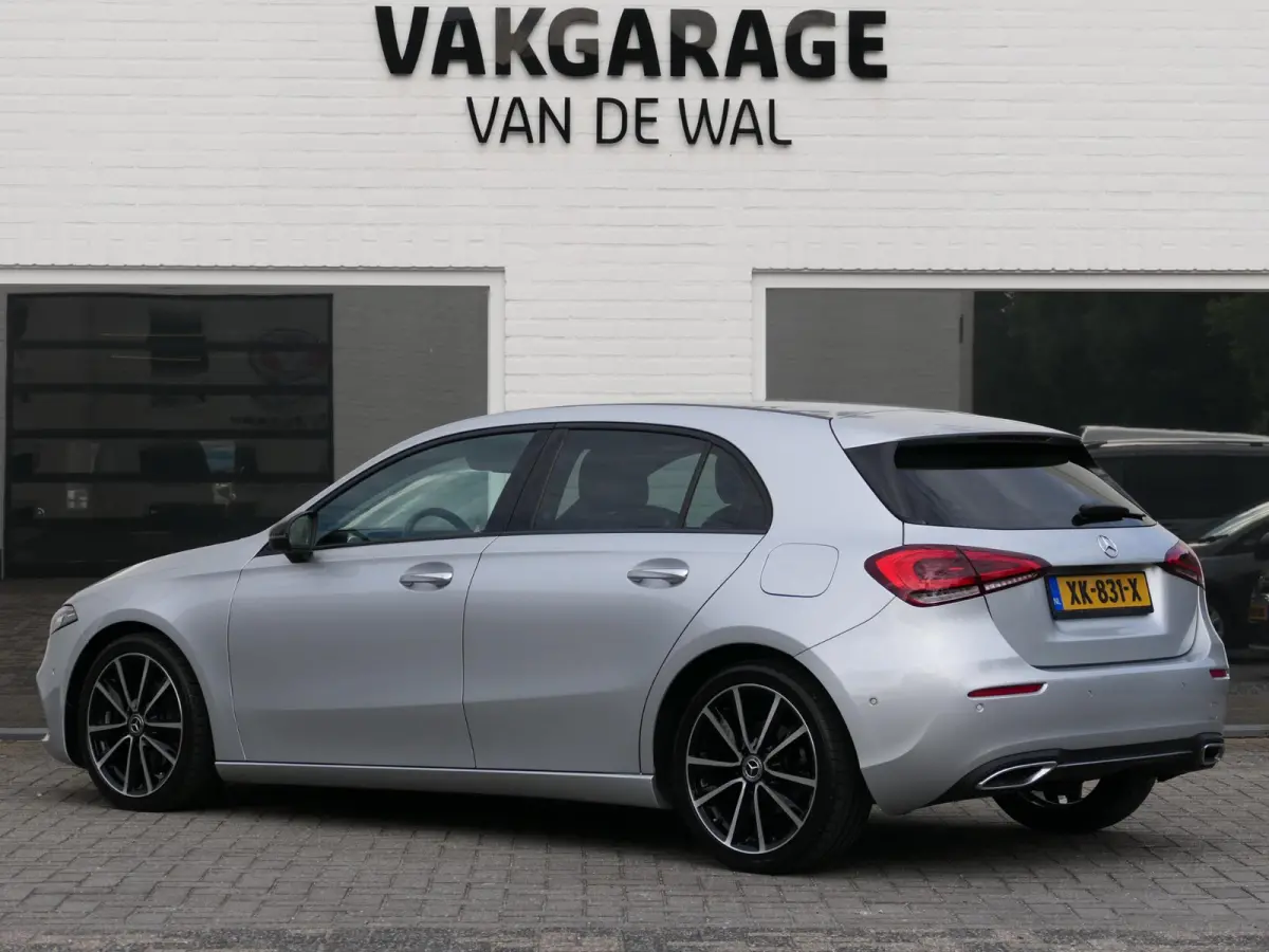 200 Launch Edition Premium | Night pakket | MBUX widescreen | Achteruitrijcamera | Stoelverwarming | Keyless | Sfeerverlichting | Dodehoek detectie | Apple-/Android carplay | 18-inch velgen