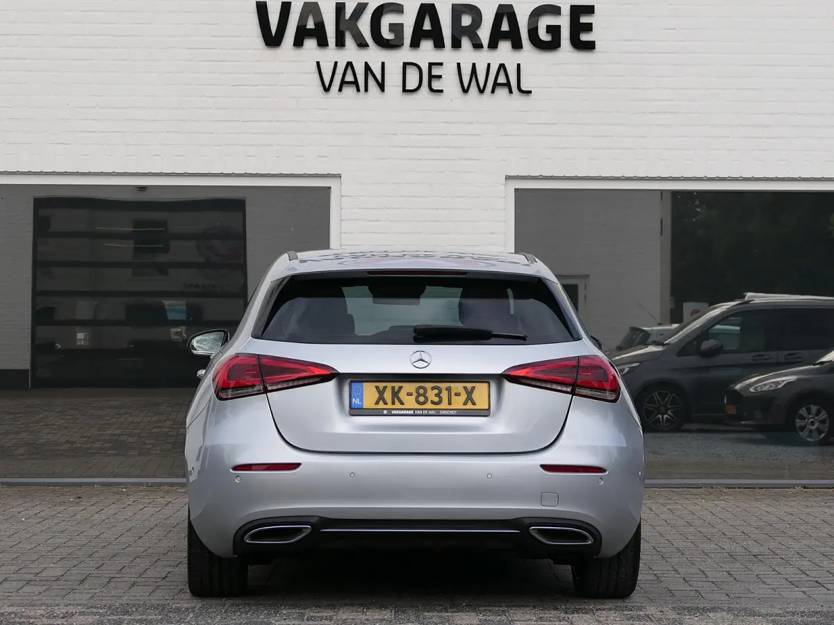 200 Launch Edition Premium | Night pakket | MBUX widescreen | Achteruitrijcamera | Stoelverwarming | Keyless | Sfeerverlichting | Dodehoek detectie | Apple-/Android carplay | 18-inch velgen