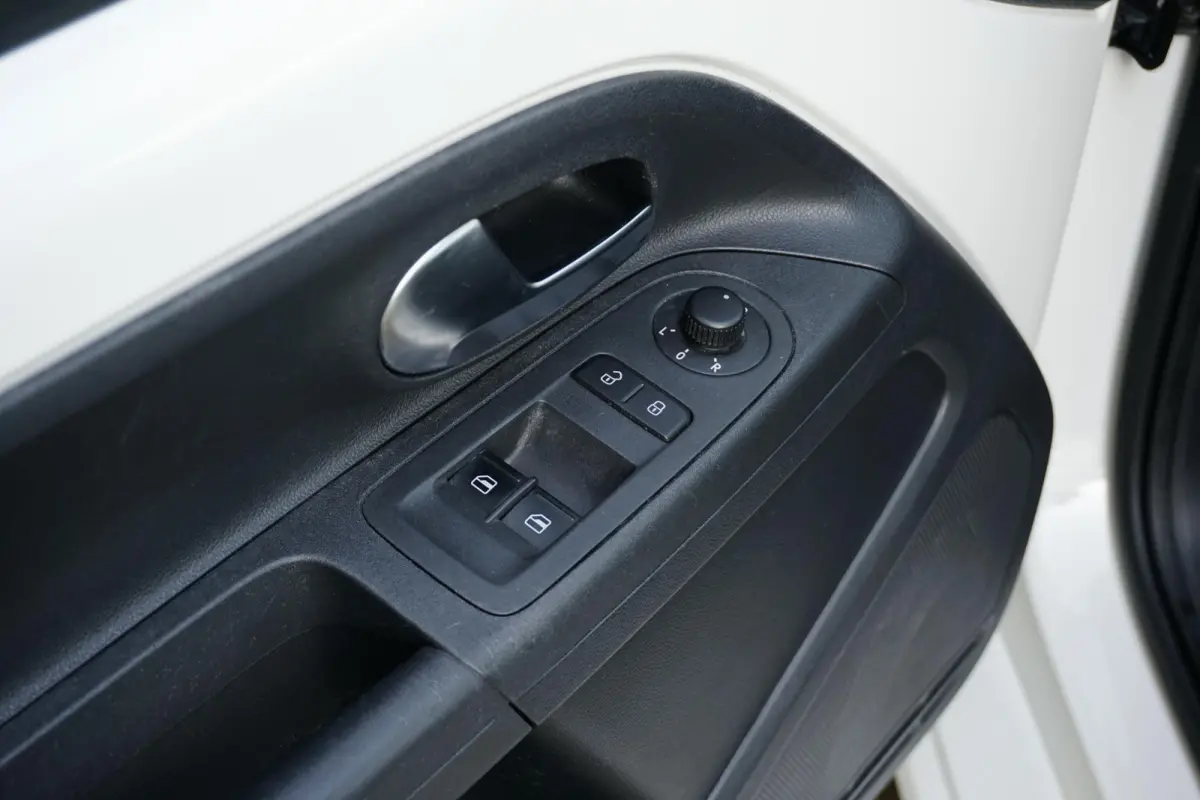 Up! 1.0 BMT move up! 5-DRS + AIRCO / DAB / BLUETOOTH