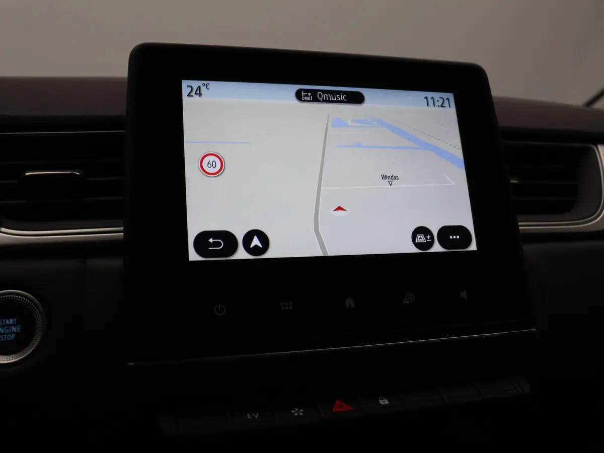1.6 E-Tech Hybrid 145 Techno | Achteruitrijcamera | Parkeersensoren voor en achter | Navigatie | Led verlichting |