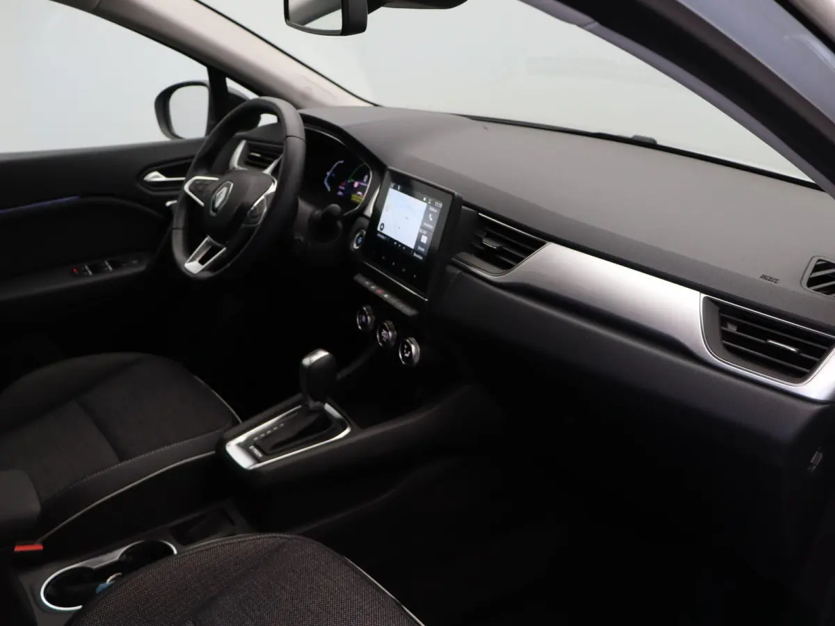 1.6 E-Tech Hybrid 145 Techno | Achteruitrijcamera | Parkeersensoren voor en achter | Navigatie | Led verlichting |