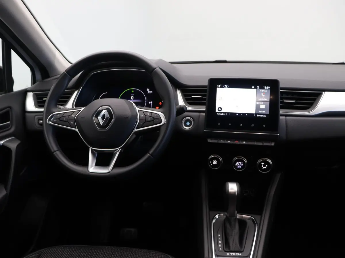 1.6 E-Tech Hybrid 145 Techno | Achteruitrijcamera | Parkeersensoren voor en achter | Navigatie | Led verlichting |