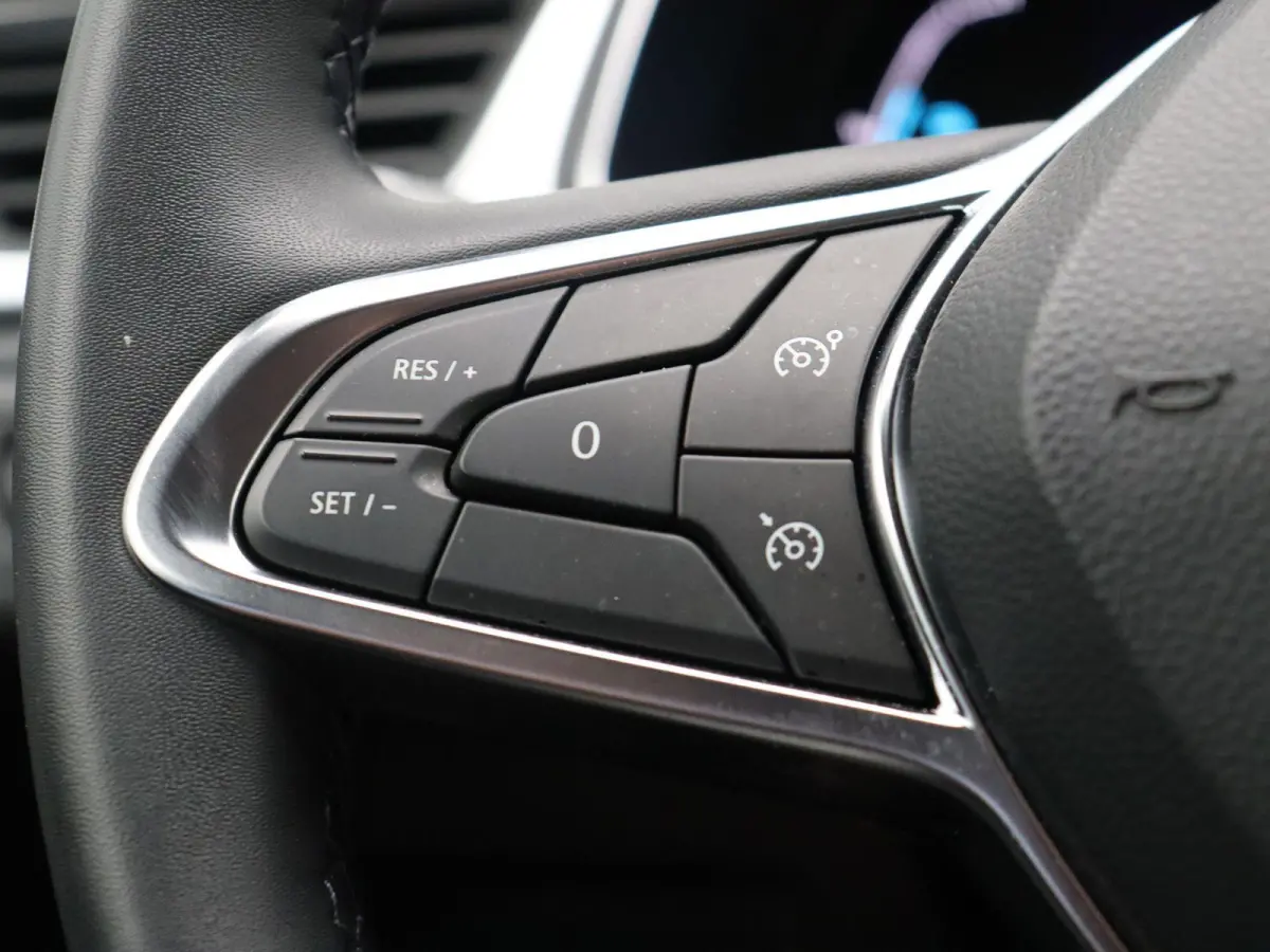 1.6 E-Tech Hybrid 145 Techno | Achteruitrijcamera | Parkeersensoren voor en achter | Navigatie | Led verlichting |