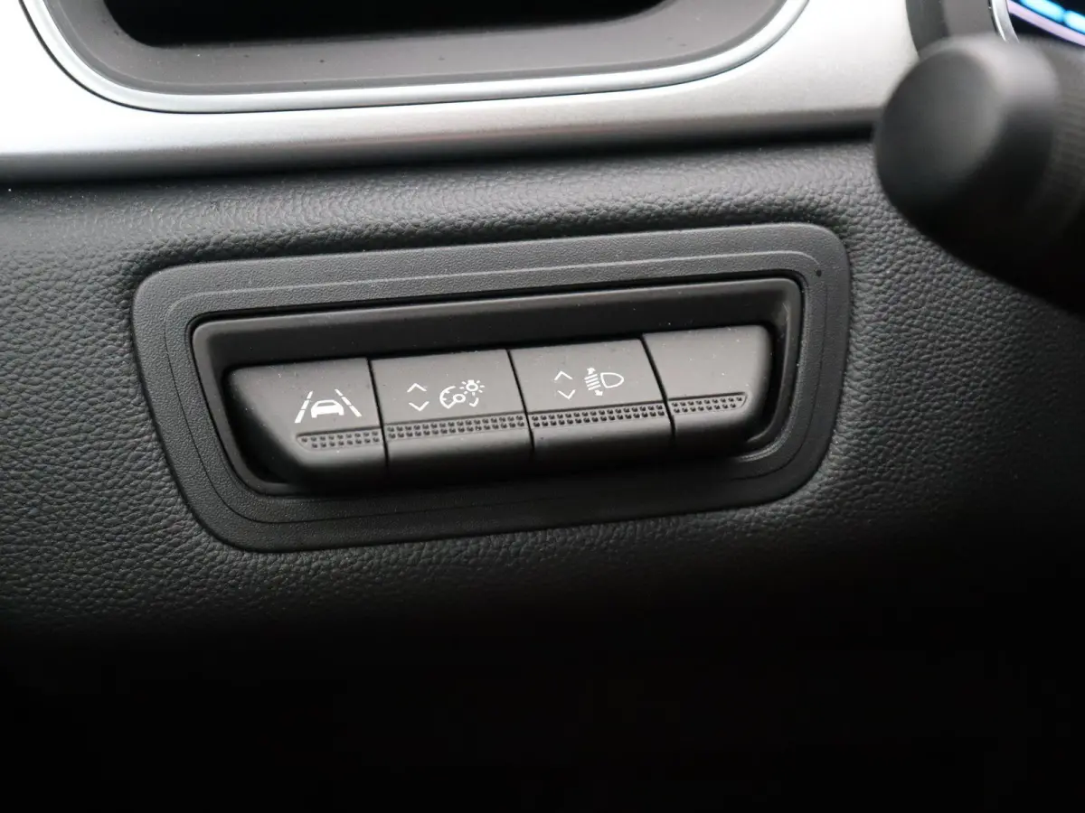 1.6 E-Tech Hybrid 145 Techno | Achteruitrijcamera | Parkeersensoren voor en achter | Navigatie | Led verlichting |