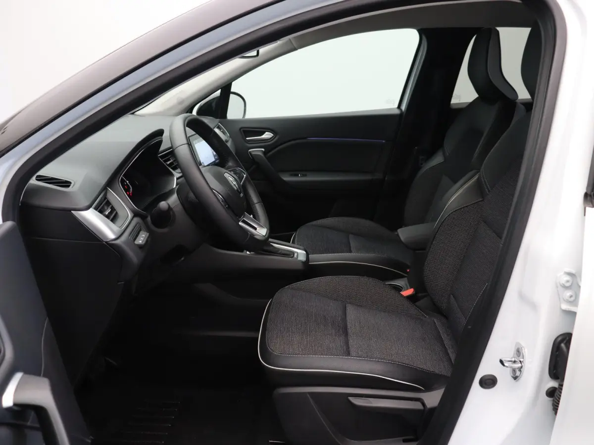 1.6 E-Tech Hybrid 145 Techno | Achteruitrijcamera | Parkeersensoren voor en achter | Navigatie | Led verlichting |
