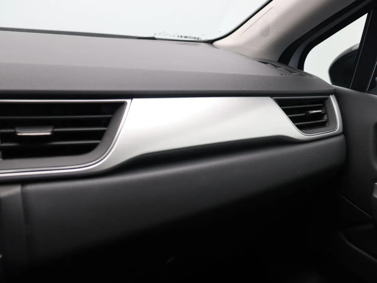 1.6 E-Tech Hybrid 145 Techno | Achteruitrijcamera | Parkeersensoren voor en achter | Navigatie | Led verlichting |
