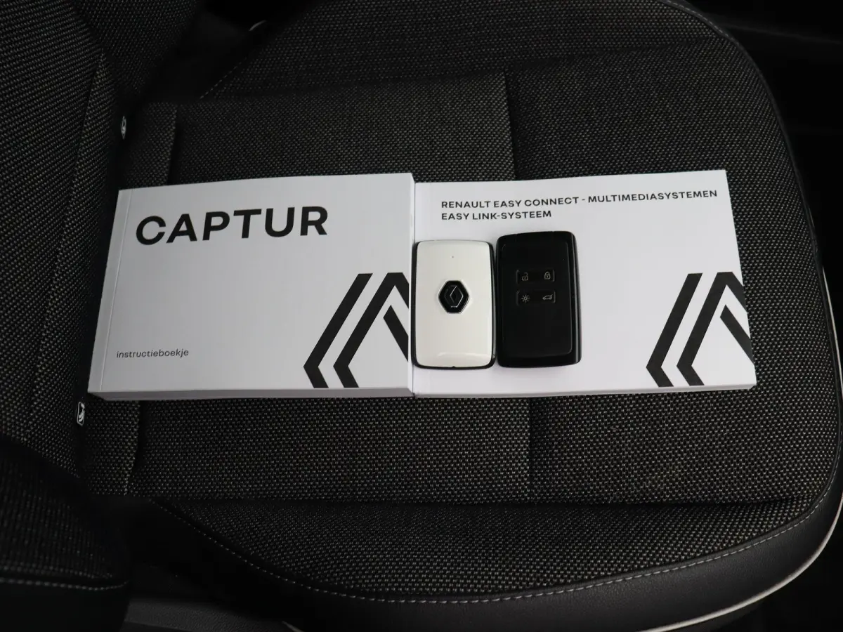 1.6 E-Tech Hybrid 145 Techno | Achteruitrijcamera | Parkeersensoren voor en achter | Navigatie | Led verlichting |