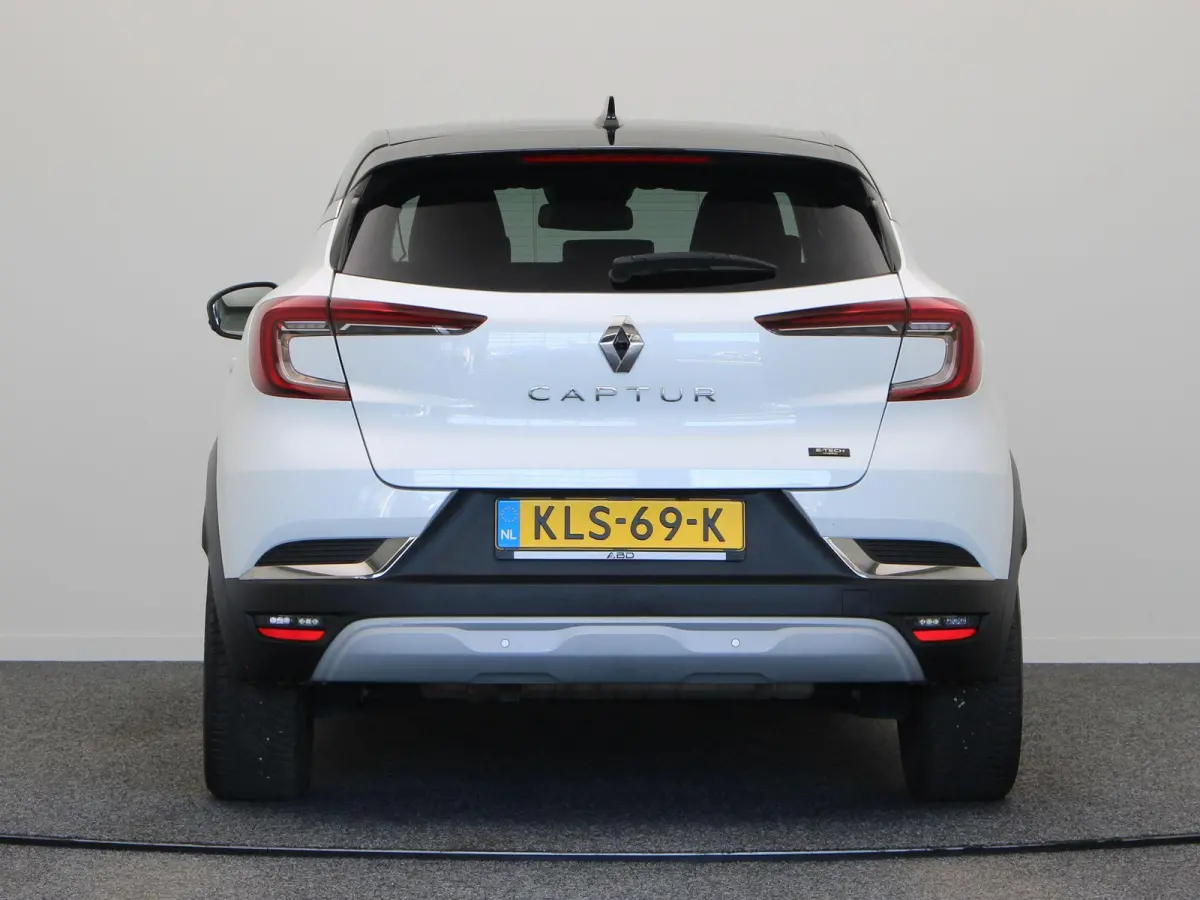 1.6 E-Tech Hybrid 145 Techno | Achteruitrijcamera | Parkeersensoren voor en achter | Navigatie | Led verlichting |