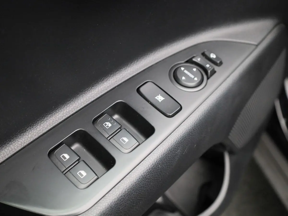 1.0 T-GDi MHEV DynamicLine | ACHTERUITRIJCAMERA | APPLE CARPLAY - ANDROID AUTO | CRUISE CONTROL | CLIMATE CONTROL | LICHTMETALEN VELGEN |