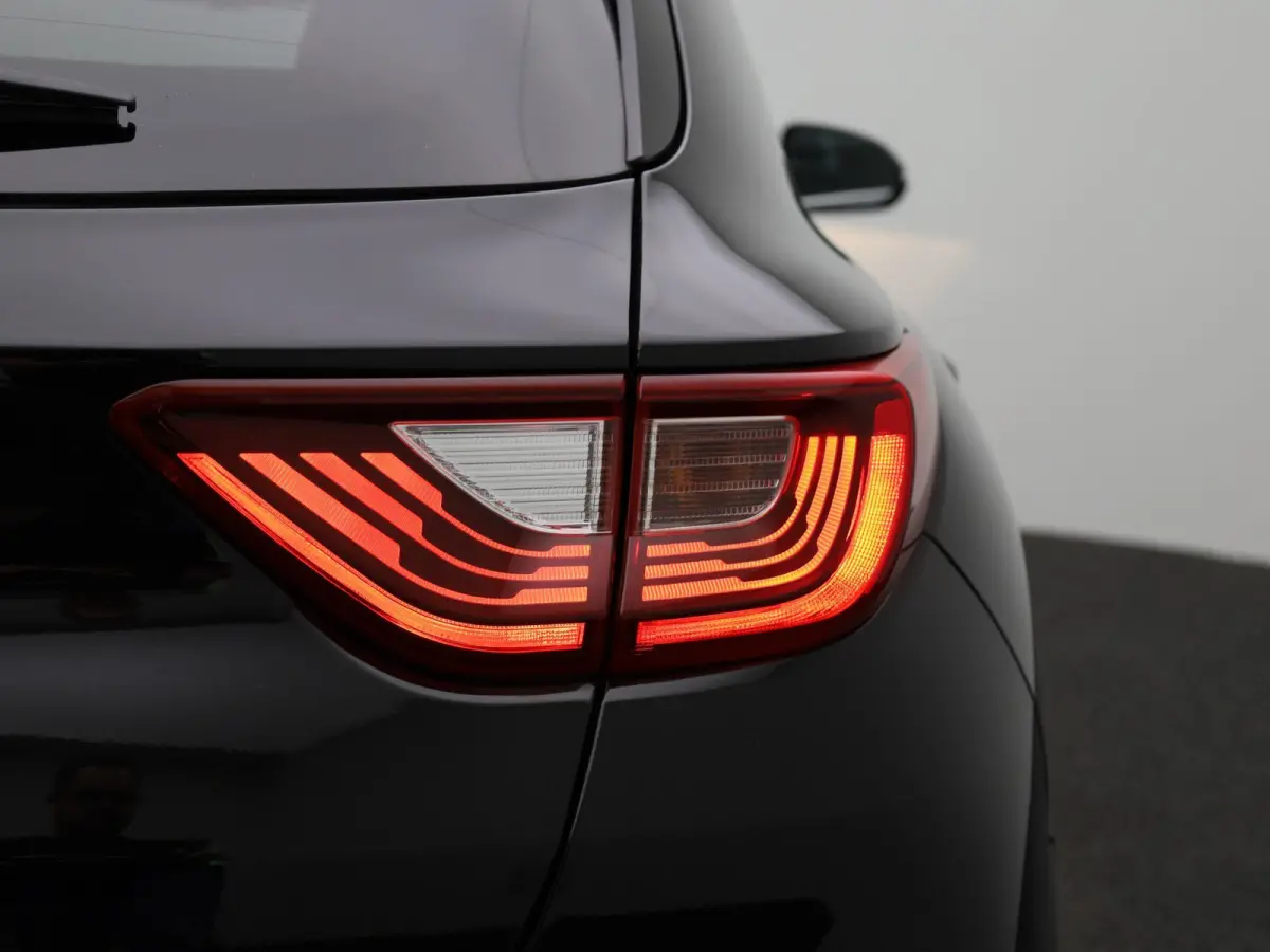 1.0 T-GDi MHEV DynamicLine | ACHTERUITRIJCAMERA | APPLE CARPLAY - ANDROID AUTO | CRUISE CONTROL | CLIMATE CONTROL | LICHTMETALEN VELGEN |