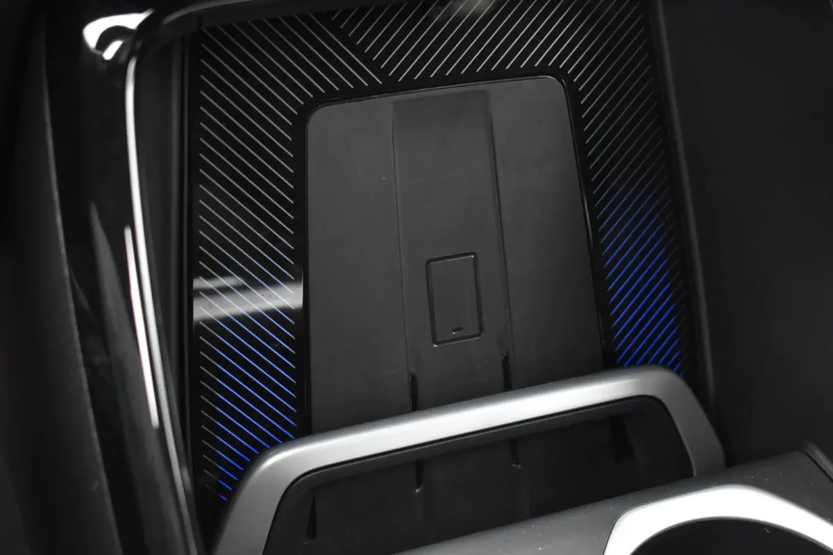 sDrive20i Launch Edition M-Pakket Pano Harman/Kardon Camera