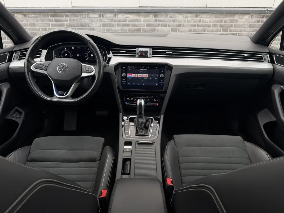 1.4 TSI PHEV GTE Business | Pano | Elek. Trekhaak | Head-Up | Carplay | LED | Camera | Navi | Alcantara