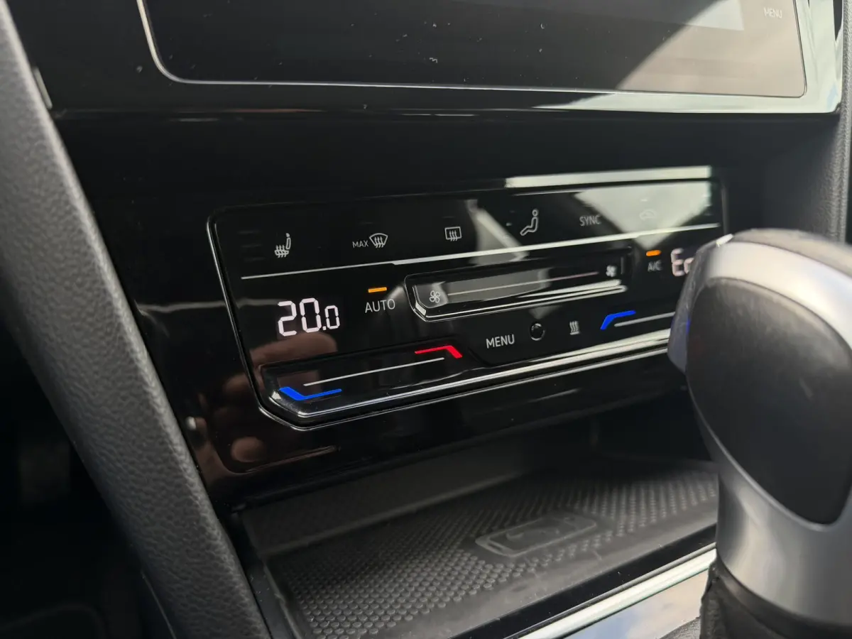 1.4 TSI PHEV GTE Business | Pano | Elek. Trekhaak | Head-Up | Carplay | LED | Camera | Navi | Alcantara