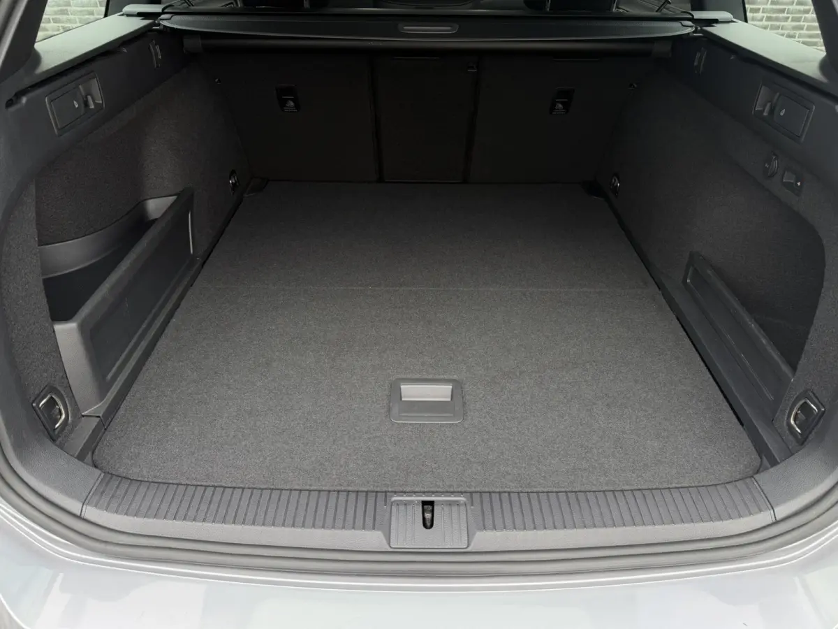 1.4 TSI PHEV GTE Business | Pano | Elek. Trekhaak | Head-Up | Carplay | LED | Camera | Navi | Alcantara