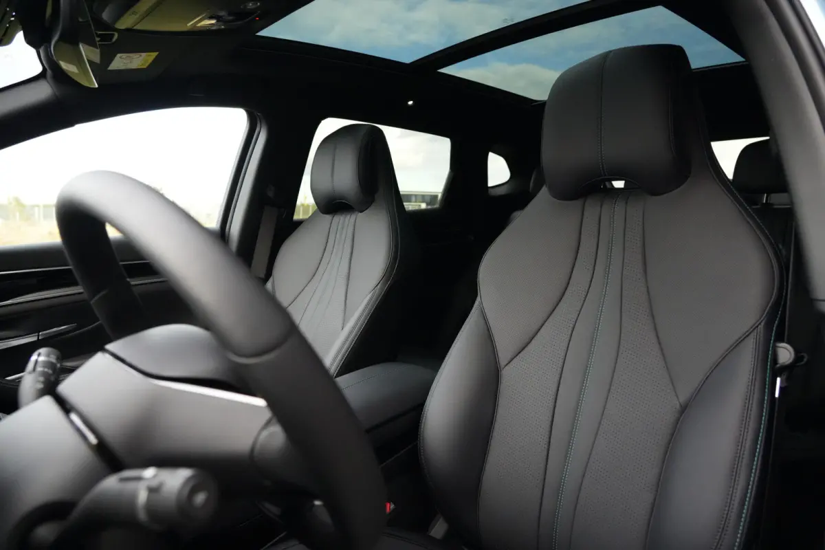 1.5 DM-i PHEV AWD Design | 324 PK | Pano | HUD | 360° Camera | BYD SEAL U 1.5 DM-i PHEV AWD Design met 324 PK, Plug-in hybride aandrijving, Panoramadak, Head-Up Display, 360° camera, adapt