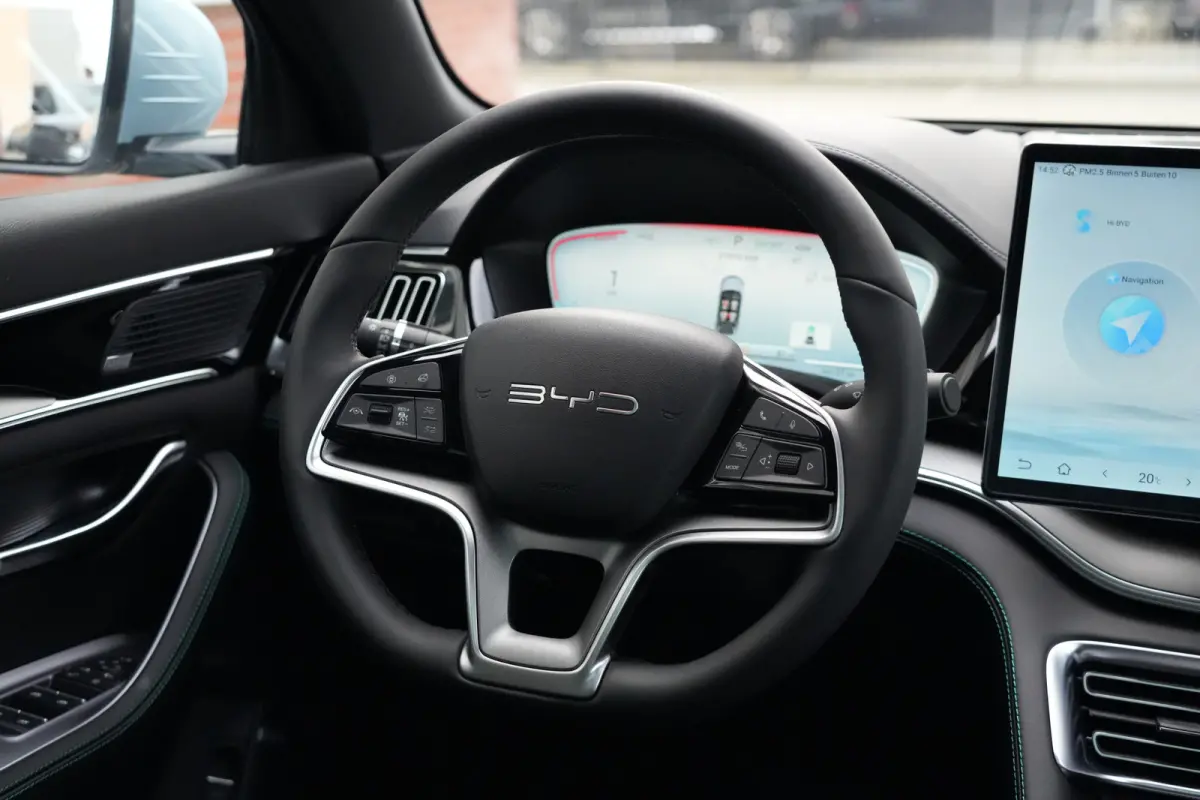 1.5 DM-i PHEV AWD Design | 324 PK | Pano | HUD | 360° Camera | BYD SEAL U 1.5 DM-i PHEV AWD Design met 324 PK, Plug-in hybride aandrijving, Panoramadak, Head-Up Display, 360° camera, adapt