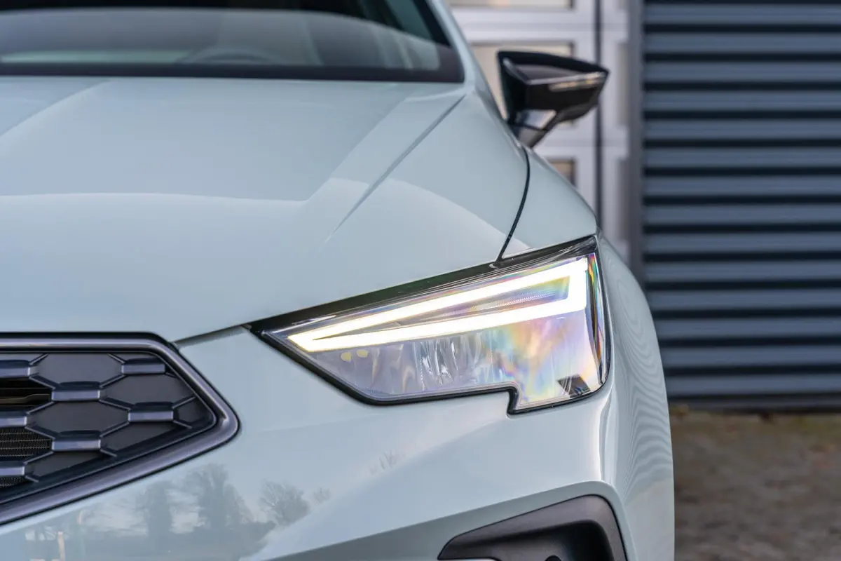 1.0 EcoTSI 95pk FR Business Connect | 18" Velgen | Full-LED Koplampen